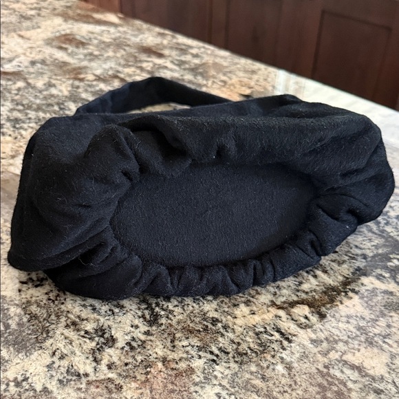 VIVA Elegant Black Women's Handbag - Picture 3 of 4